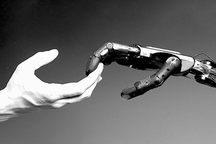 ساخت بازوی رباتیک با کنترل مغزی و حس لامسه