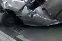 صحنه‌ای وحشتناک از له شدن یک پراید در بزرگراه شلوغ مشهد