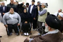 عکسی از دیدار قهرمانان پارا المپیک با رهبر انقلاب