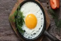 سفیده تخم مرغ بخوریم یا یک تخم مرغ کامل؟