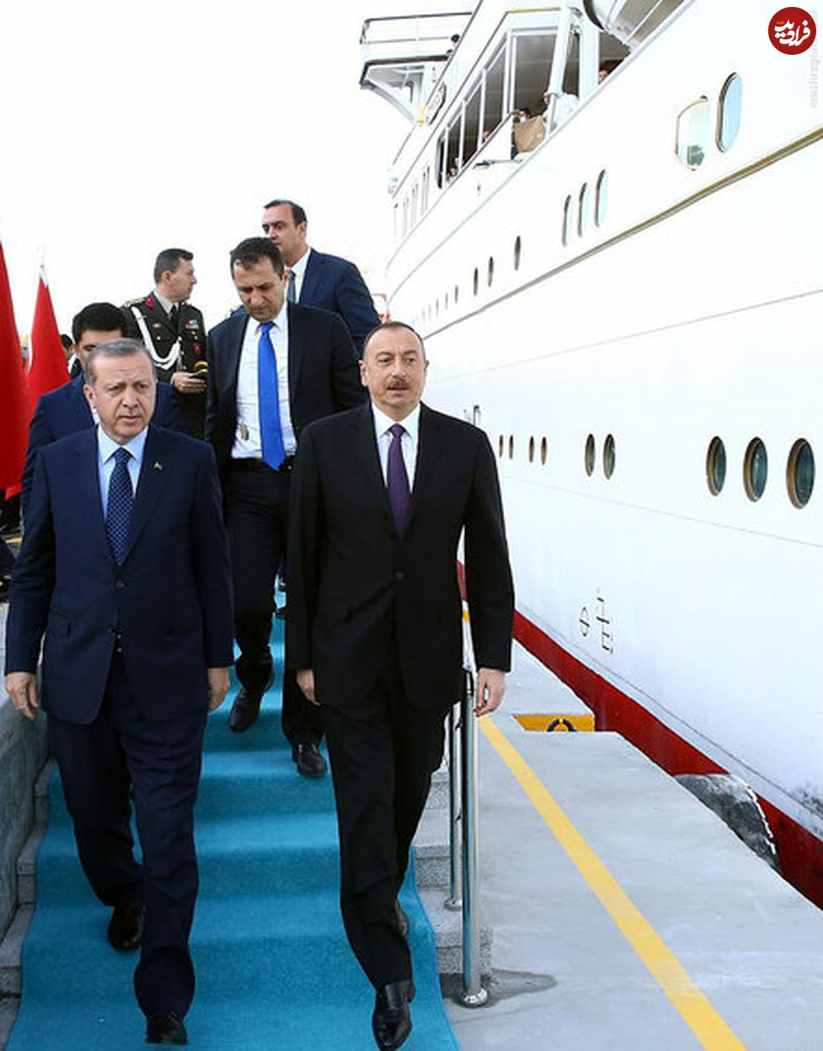 تصاویر/ ضیافت شام اردوغان روی کشتی تفریحی