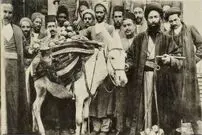 تصاویری نایاب از دوره‌گردان انار فروش در زمان قاجار