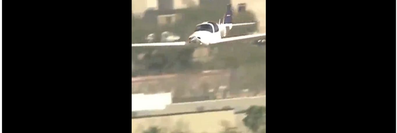 (ویدئو) مهارت عجیب خلبان ۱۷ساله در فرود هواپیما بدون چرخ!