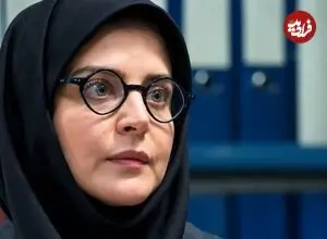 عکس| سفر زمان؛ «مهرو، همسر مسعود شصت چی» روی صحنه یک نمایش؛ سال 1400