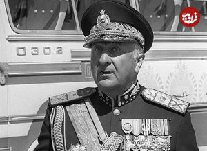 عکس؛ سفر در زمان؛ «رئیس سوم ساواک در حال گفتگو با رئیس اول ساواک»؛ دهه 30