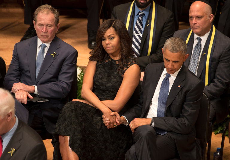عکس/ جورج بوش در کنار زوج اوباما