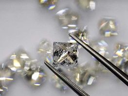 کشف ماده‌ای فضایی در قلب الماس: یخ۷ چیست؟
