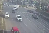 (ویدئو) تصادف وحشتناک دو اسب با یک ماشین در چهارراه!