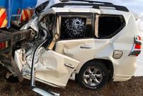 ببینید؛ لحظه تصادف هولناک خودروی شاسی‌بلند در حاشیه اتوبان؛ مامور پلیس به آسمان پرت شد!