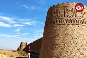 ببینید| تنها قلعه‌ای که هنوز در آن زندگی می‌کنند؛ در قم و کاملا سینمایی!