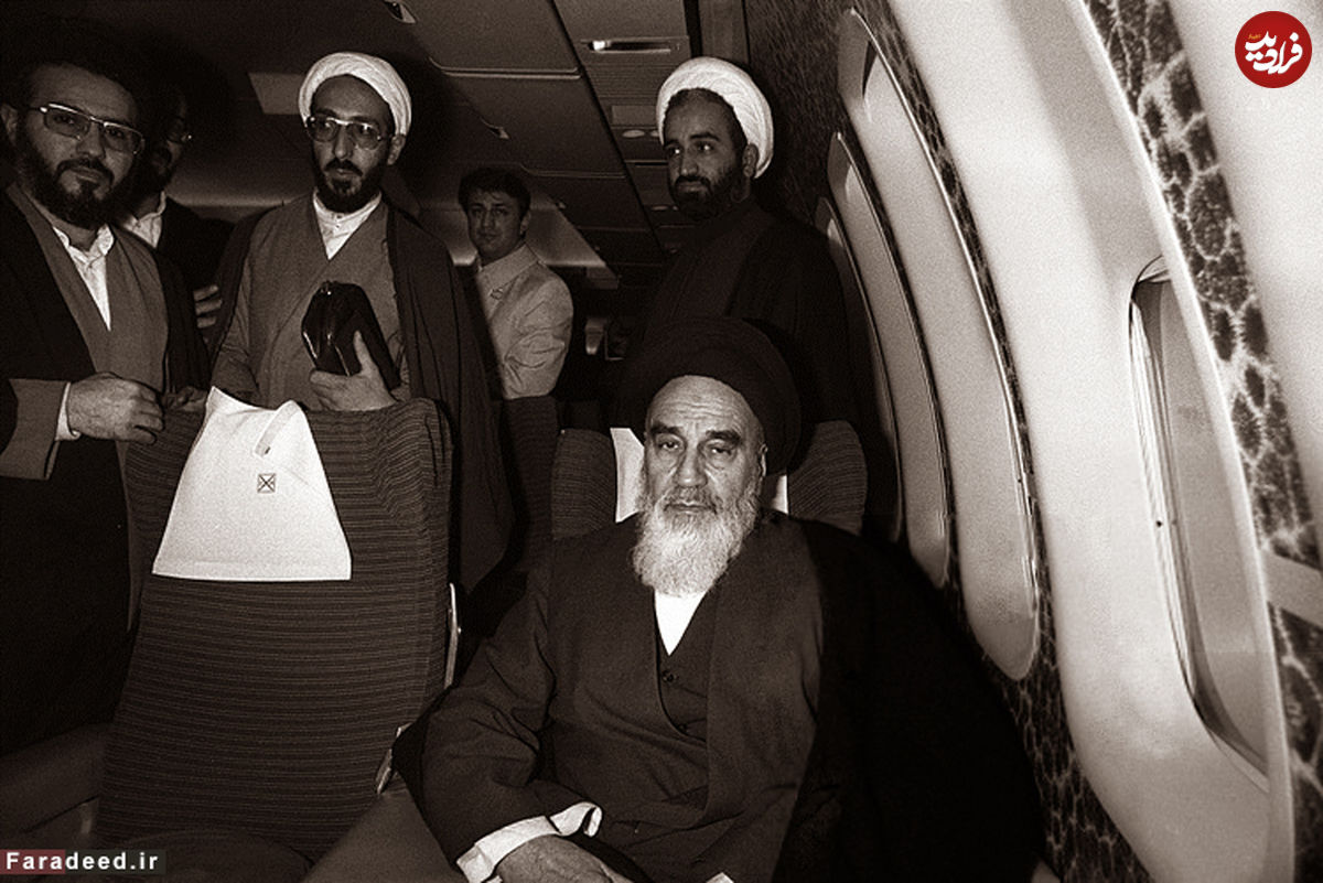 عکس نوشت/ امام خمینی (ره) در هواپیما