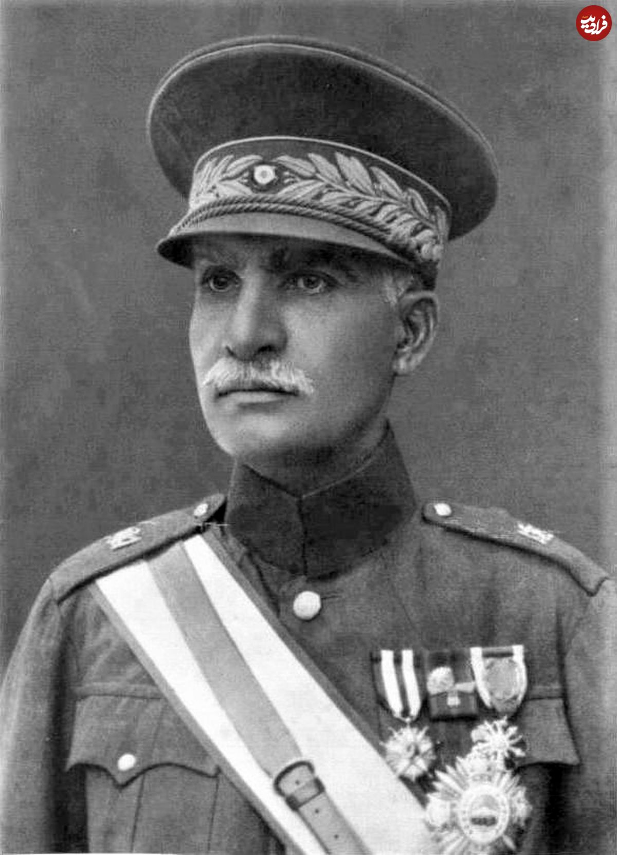 رضاخان چگونه رضاشاه شد؟