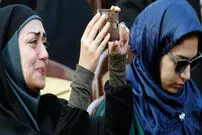 تصاویر/ اشک حضار در بزرگداشت آوینی