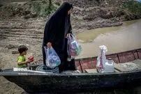 (تصاویر) مردم این روستا با قایق تردد می‌کنند