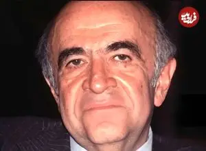 عکس| سفر در زمان؛ «هویدا» در سفر به همدان و به همراه محافظ خود سرگرد نیلی 