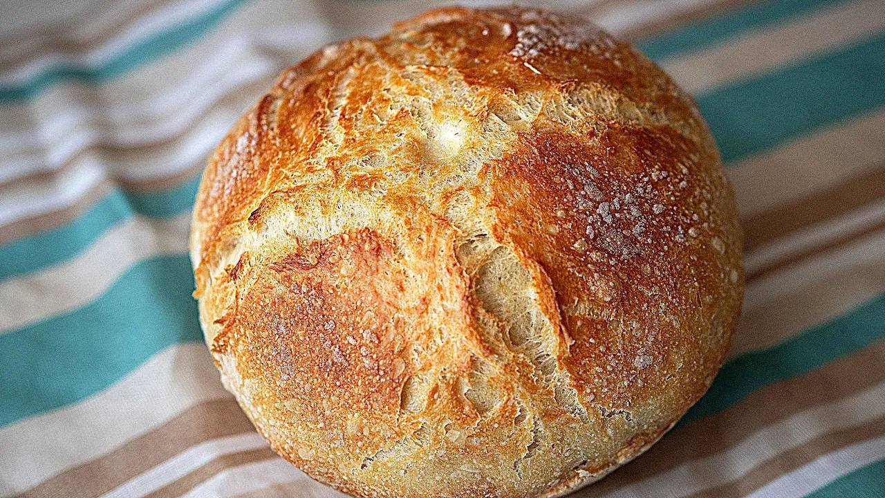 (ویدئو) فرآیند پخت یک نان ساده به روش فرانسوی ها 