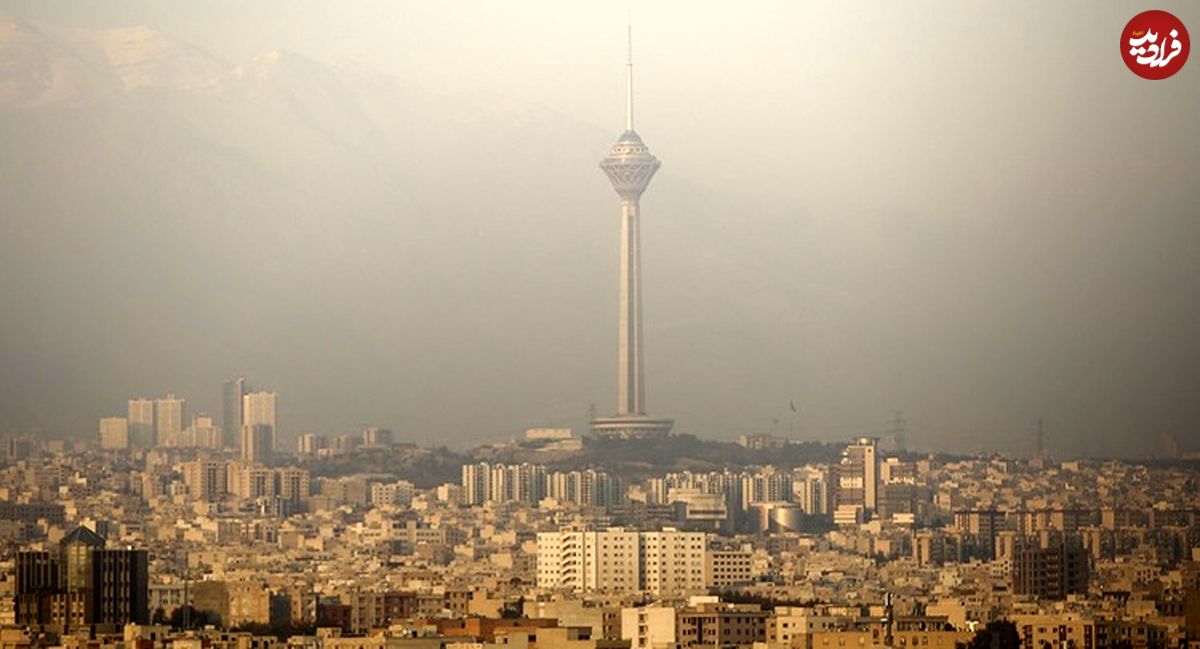 وضعیت قرمز هوای تهران در یک روز بارانی
