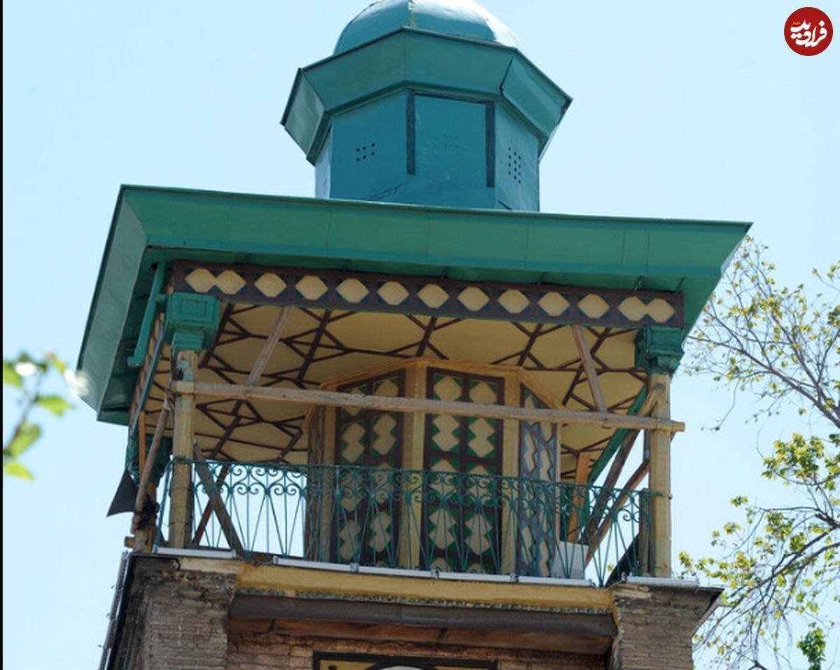 زنگ این ساعت تا میدان توپخانه به گوش میرسید