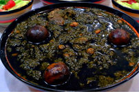 ۱۰ ترفند برای روغن انداختن خورش قورمه‌سبزی