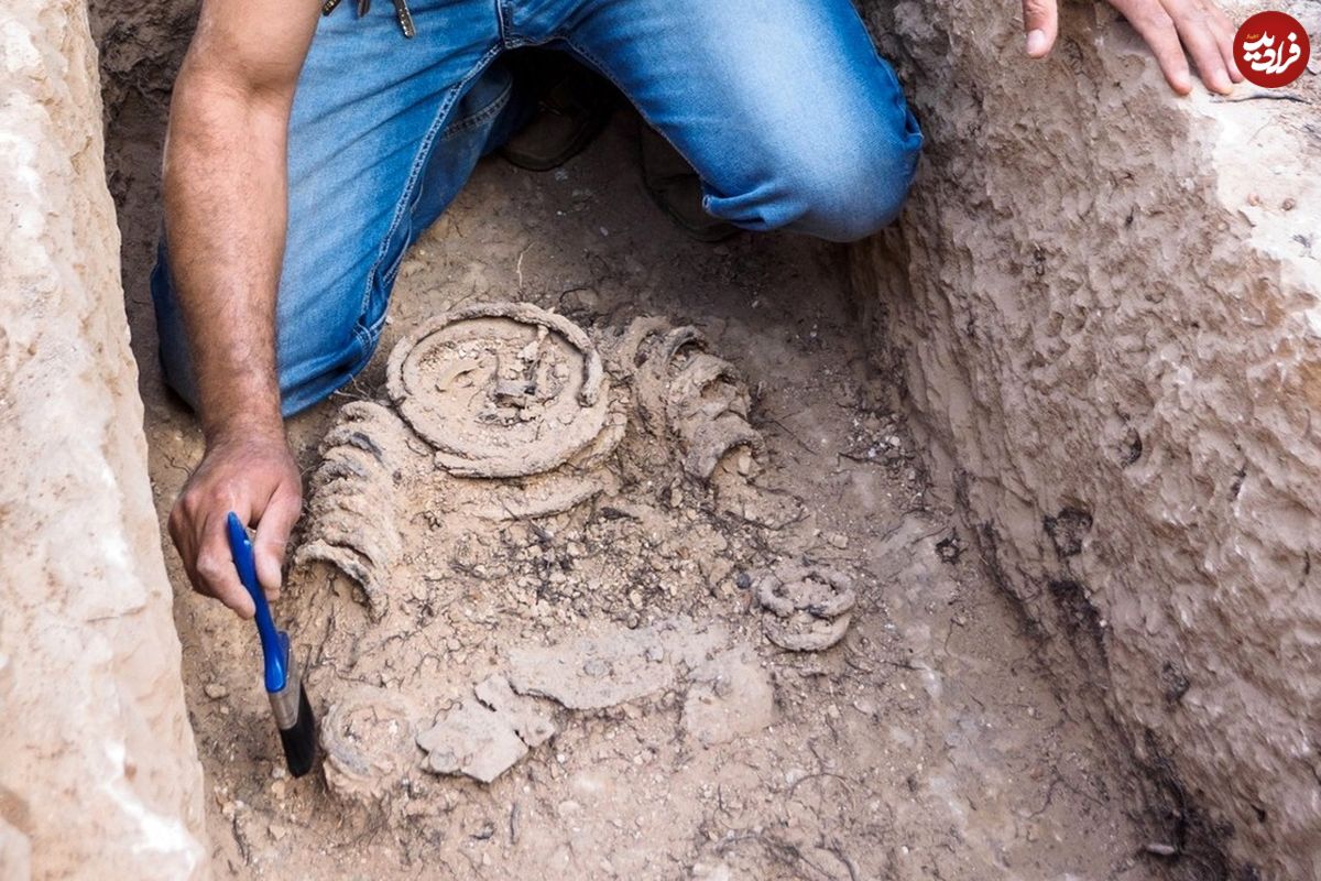 کشف تکان‌د‌هندۀ جسدی ۱۵۰۰ ساله در غل و زنجیر