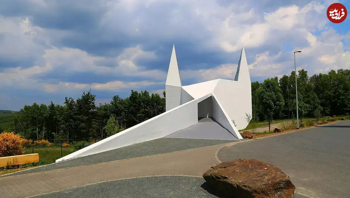 عکس| کلیسای بین‌راهی در آلمان!