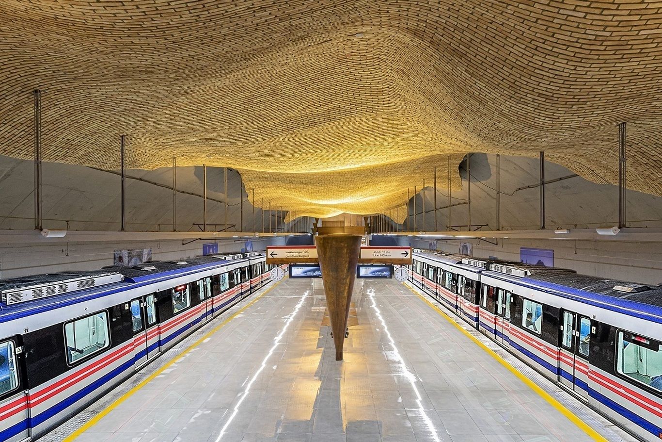 (تصاویر) یکی از زیباترین ایستگاه‌های متروی ایران؛ سفر به زندیه پیش از ورود به قطار
