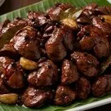 ببینید| طرز تهیه یک غذای ساده و جدید فیلیپینی با 800 گرم جگر مرغ