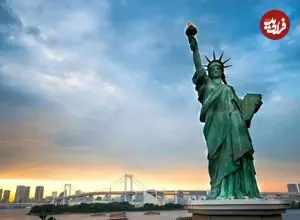 عکس| گردشگران در تاج مجسمه آزادی آمریکا!
