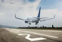 ببینید؛ برخورد شدید دم هواپیما با باند در فرودگاه هیترو