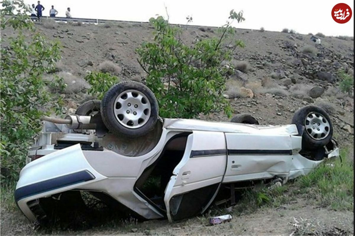 واژگونی مرگبار پژو ۴۰۵ با ۲۴ سرنشین!