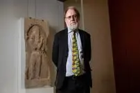کاردار ایران در لندن: مجسمه سنگی به‌زودی به کشور باز می‌گردد