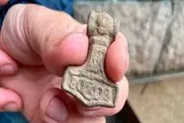 (عکس) کشف چکش عجیب ثور، ایزد اساطیر اسکاندیناوی!
