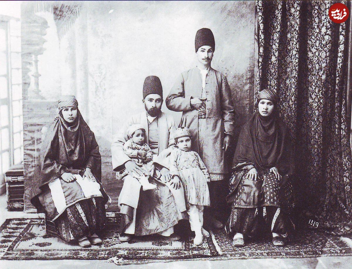 لباس مردان قاجار و کفش‌هایی که جلف بود