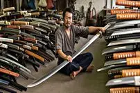 ببینید| مراحل ساخت یک شمشیر کاتانای سامورایی ها با ضایعات فلزی در پاکستان