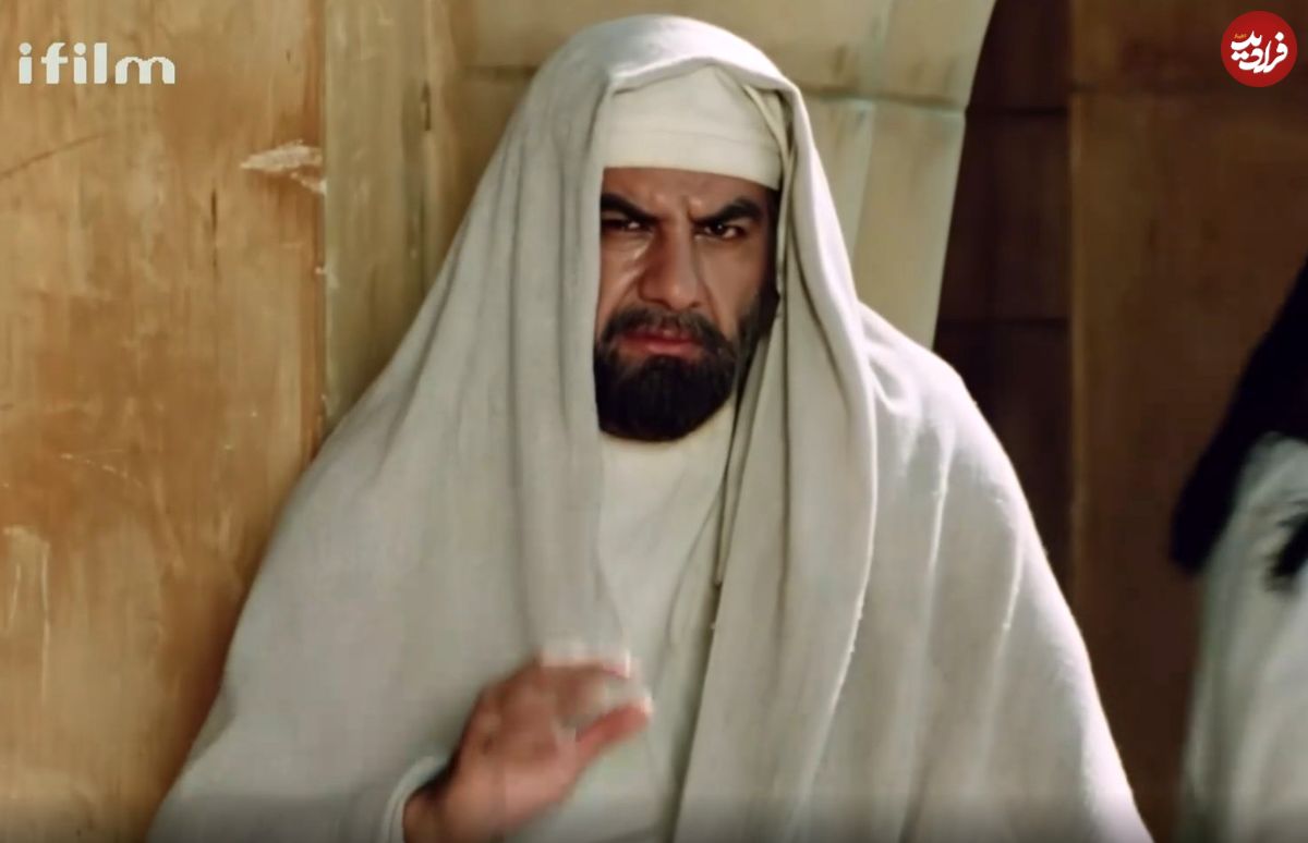 عکس| سفر در زمان؛ «نینیفرکبتا» سریال یوسف پیامبر در دفتر کارش در آمریکا؛ سال 1402