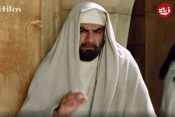 عکس| سفر در زمان؛ «نینیفرکبتا» سریال یوسف پیامبر در دفتر کارش در آمریکا؛ سال 1402