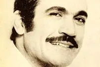 عکس| سفر در زمان؛ «فریدون فرخزاد» در حال درست کردن چای در خانه شخصی اش