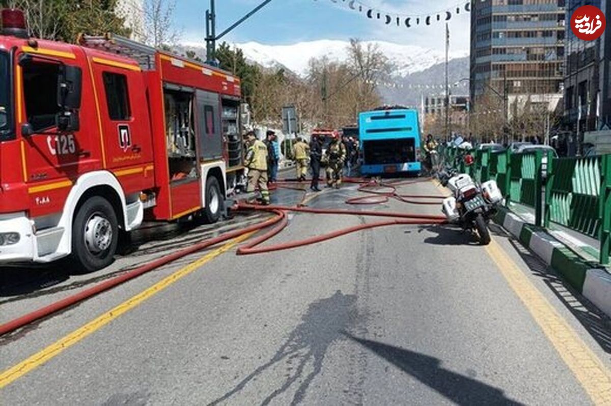 (ویدئو) لحظاتی دلهره‌آور از آتش‌سوزی در اتوبوس بی‌آرتی تهران