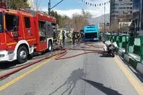 (ویدئو) لحظاتی دلهره‌آور از آتش‌سوزی در اتوبوس بی‌آرتی تهران