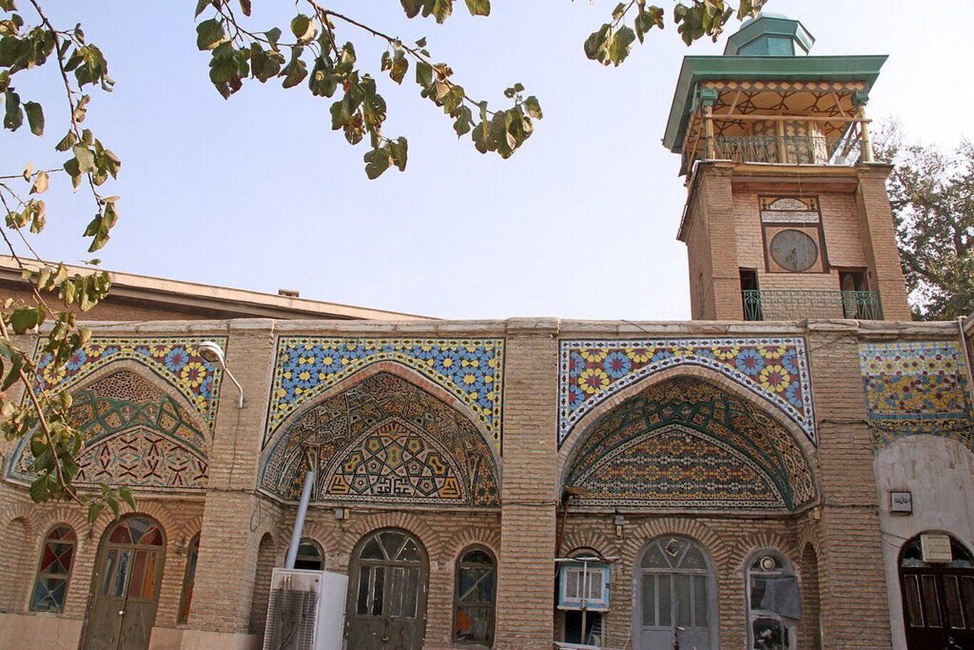 مسجدالاقصای تهران کجاست؟ قدیمی‌ترین ساعت پایتخت اینجاست