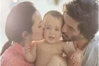فواید شگفت انگیز بوسیدن کودک