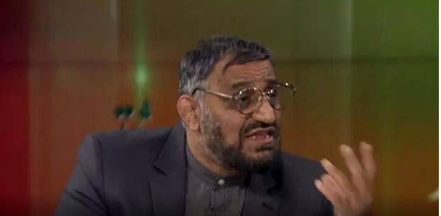 (ویدئو) رونمایی از گوشی جالب احمد مجدزاده‌ روی آنتن تلویزیون