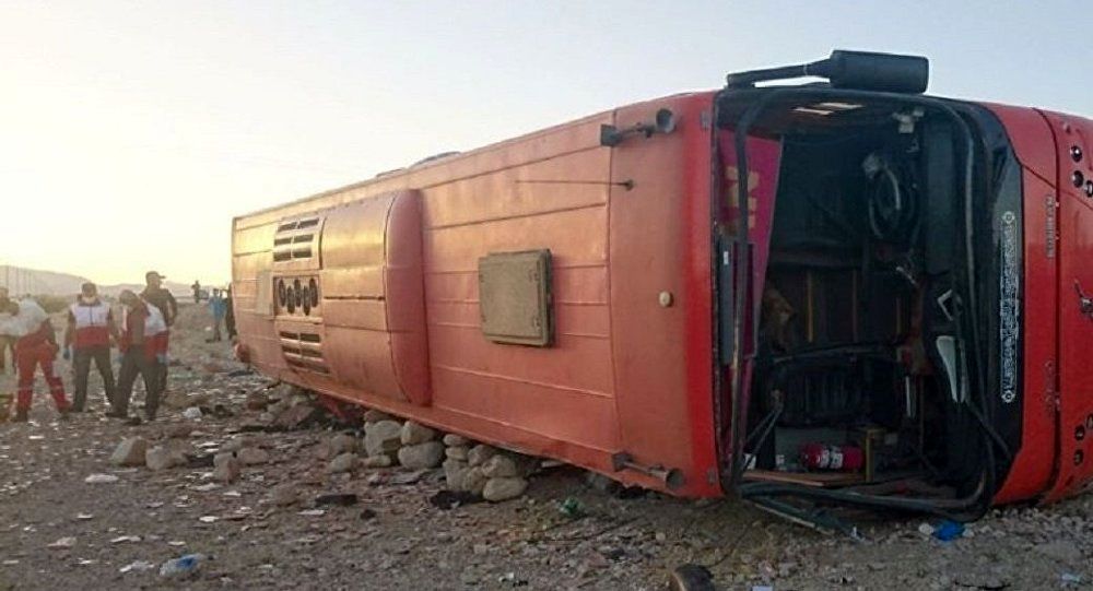 واژگونی اتوبوس در لرستان؛ ۴۳ کشته و مصدوم