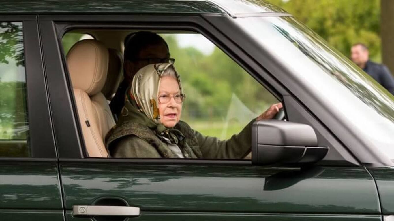 کلکسیون خودرو‌های سلطنتی ملکه الیزابت دوم