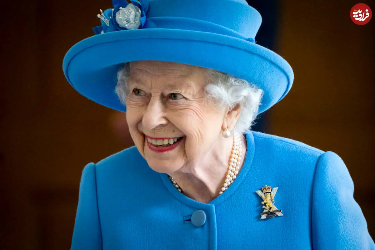 عکس| سفر در زمان؛ «ملکه الیزابت دوم» به همراه خانواده در کشتی «ملکه بریتانیا»؛ سال 1318