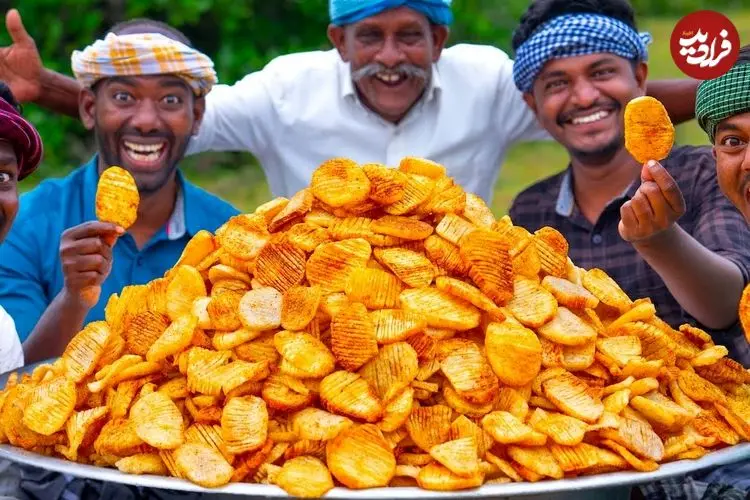 ببینید| غذای روستایی در هند؛ تهیه چیپس سیب زمینی در طبیعت روستا