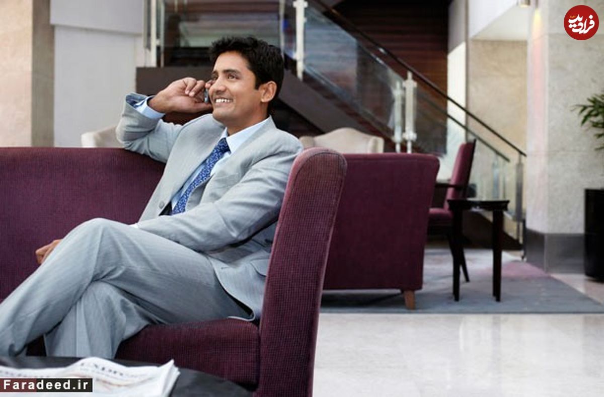 دوست دارید چطور روی صندلی بنشینید؟