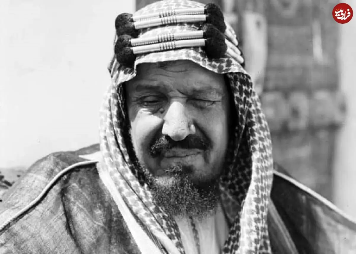 عکس| سفر در زمان؛ دیدار «ملک عبدالعزیز، پادشاه اول عربستان» با افسران ارتش امریکا؛ سال 1323