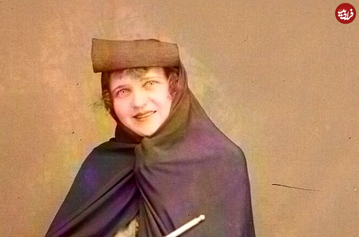 عکس؛ سفر به تاریخ؛ ژست زن اروپایی با چادر و قلیان در دوران قاجار