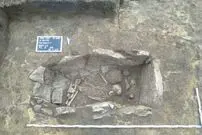 کشف مقبرۀ ۴۸۰۰ سالۀ یک انسان و چهار حیوان!